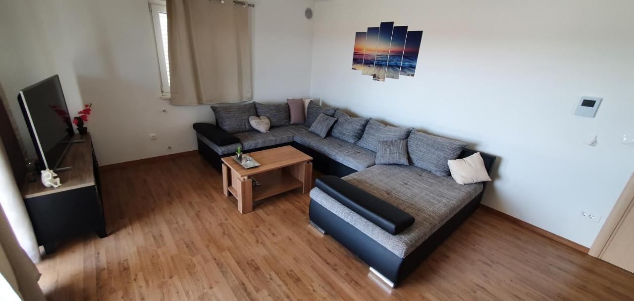 Apartments Kalajica Трогір Екстер'єр фото