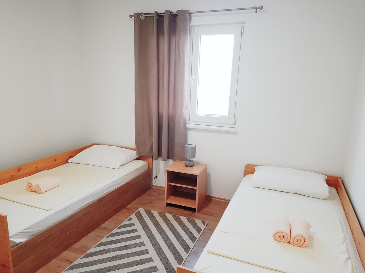 Apartments Kalajica Трогір Екстер'єр фото