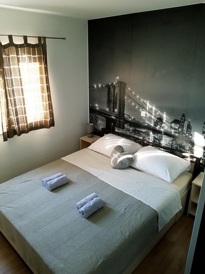 Apartments Kalajica Трогір Екстер'єр фото