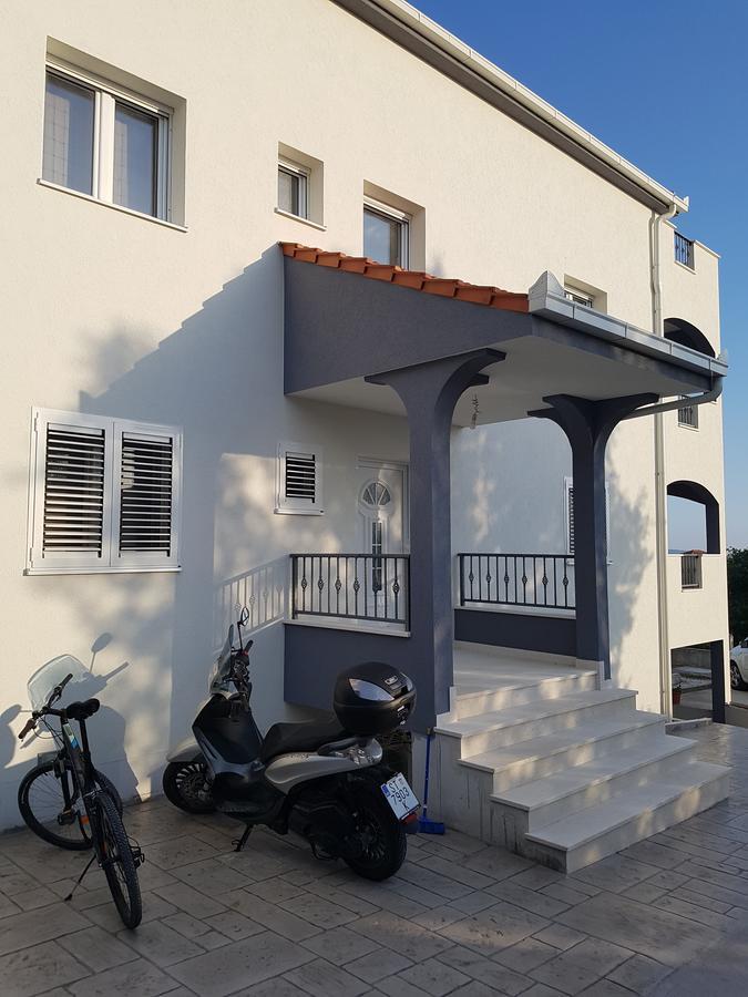 Apartments Kalajica Трогір Екстер'єр фото